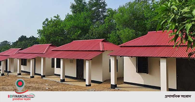 দেশব্যাপী আশ্রয়ণ প্রকল্পের বাড়ি নির্মাণে পাওয়া অনিয়মের অভিযোগ : নাটোরে প্রতিনিধি দল