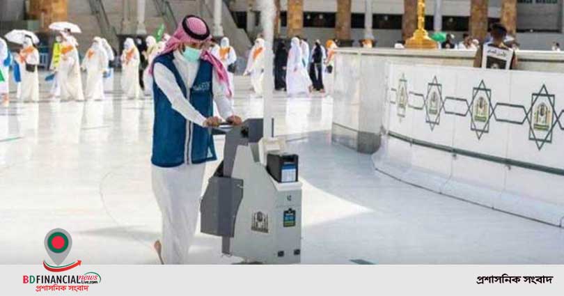 করোনাকালে দ্বিতীয় হজ, তাওয়াফে মুখরিত পবিত্র কাবা চত্বর