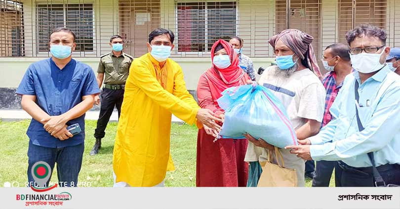 চুয়াডাঙ্গার দামুড়হুদা সদর ইউনিয়নে খাদ্য সহায়তা প্রদান