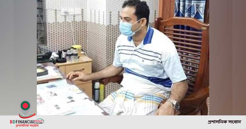 নিরুপায় হয়ে লুঙ্গি পরে অফিস করলেন ওসি