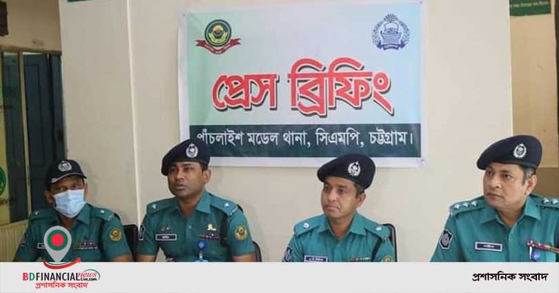 চট্টগ্রাম নগরীর খতিবেরহাটে বিপুল পরিমাণ চোলাই মদ ও মদ তৈরীর উপকরণসহ গ্রেফতার ৬