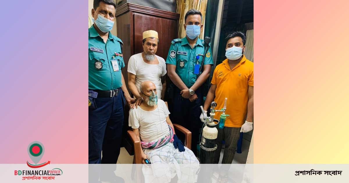 রাত দেড়টায় চট্টগ্রামের ডবলমুরিং থানায় ফোন : অক্সিজেন নিয়ে  ছুটে আসলো পুলিশ